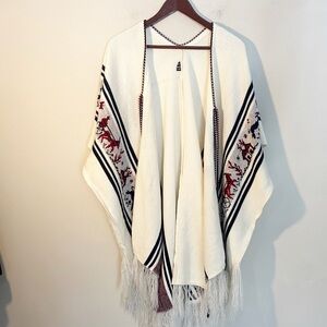 VINTAGE 1970’s Horse Drawn Carriage Fringe poncho sweater one size fits all